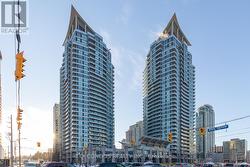 906 - 33 ELM DRIVE W  Mississauga, ON L5B 4M2