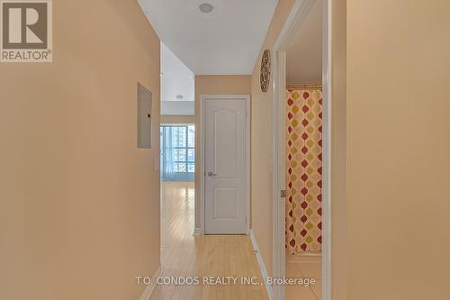 906 - 33 ELM DRIVE W , Mississauga, Ontario L5B 4M2 2