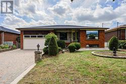 7 MUIR AVENUE  Toronto, ON M9L 1H4