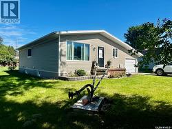 612 1st AVENUE NE  Preeceville, SK S0A 3B0