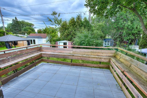 Balcon - 771 Rue Julien, Laval (Sainte-Dorothée), QC 