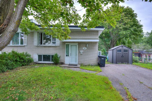 Façade - 771 Rue Julien, Laval (Sainte-Dorothée), QC 