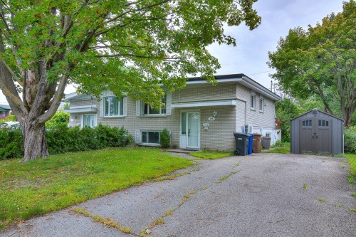Façade - 771 Rue Julien, Laval (Sainte-Dorothée), QC 