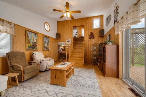 Salon - 107 Rg De L'Éventail, Rivière-Ouelle, QC 