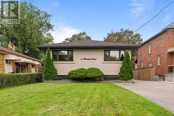 14 HOWARTH AVENUE  Toronto, ON M1R 1H4