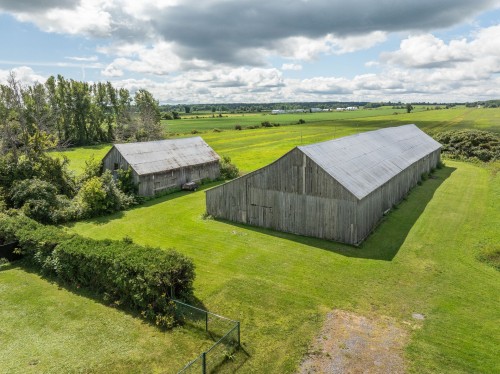 Grange - 1473 Boul. Perrot, Notre-Dame-De-L'Île-Perrot, QC 