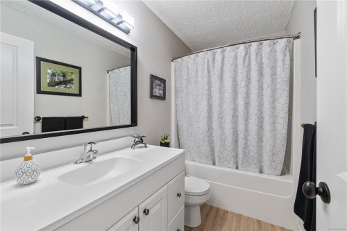 1676 Lailah'S Loop, Qualicum Beach, BC 