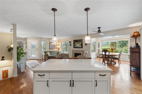 1676 Lailah'S Loop, Qualicum Beach, BC 