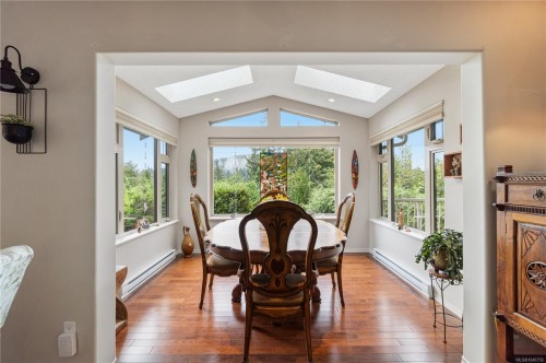 1676 Lailah'S Loop, Qualicum Beach, BC 