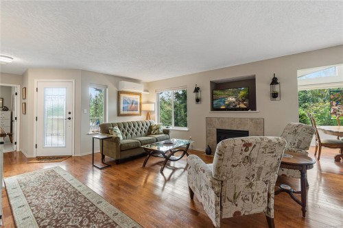 1676 Lailah'S Loop, Qualicum Beach, BC 