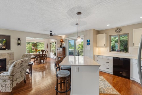 1676 Lailah'S Loop, Qualicum Beach, BC 