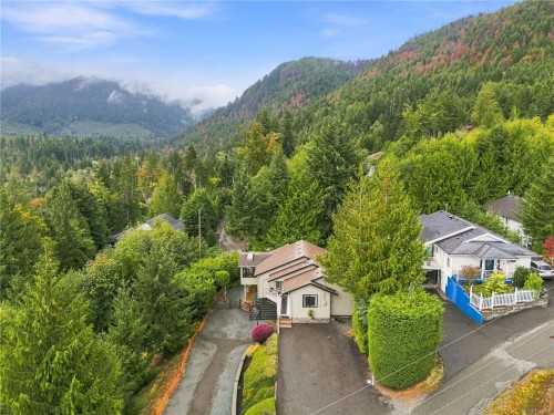 1676 Lailah'S Loop, Qualicum Beach, BC 