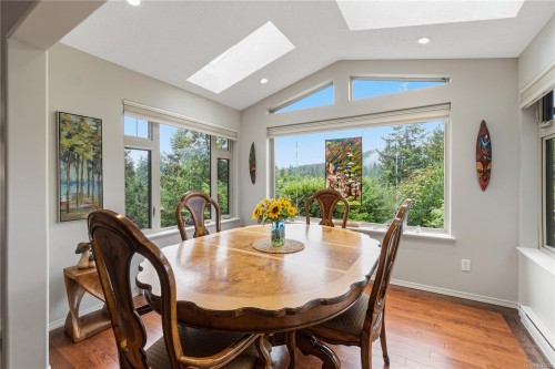1676 Lailah'S Loop, Qualicum Beach, BC 