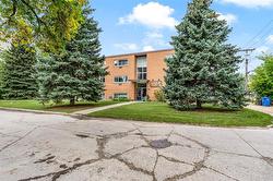 9-18 Roman ST  Winnipeg, MB R2G 1R2