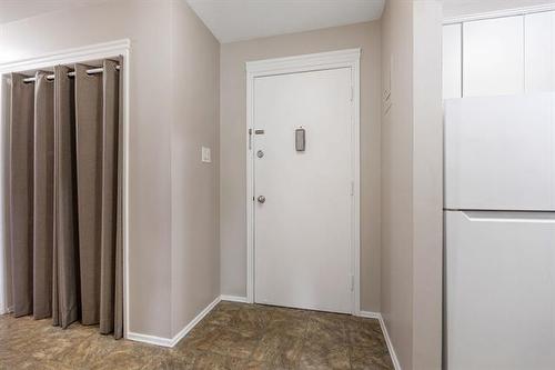 9-18 Roman St, Winnipeg, MB 