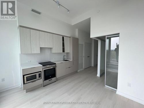 607 - 3900 CONFEDERATION PARKWAY , Mississauga, Ontario L5B 0M3 3