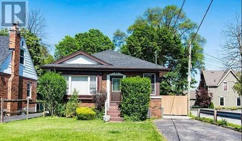 16 Kingsmount Street, Hamilton, ON 