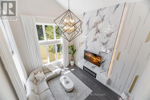 560 Woodview Road, Burlington, ON 