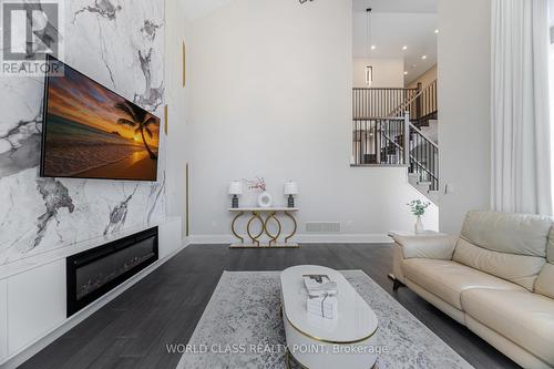 560 Woodview Road, Burlington, ON 