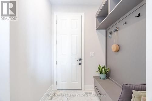 560 Woodview Road, Burlington, ON 