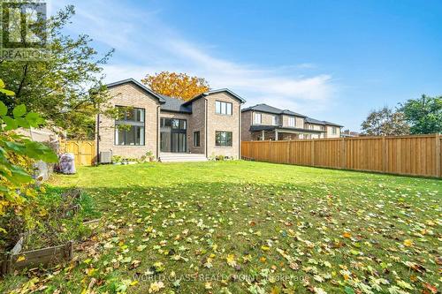560 Woodview Road, Burlington, ON 