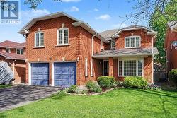 46 HEATH STREET Richmond Hill, ON L4B 2B5