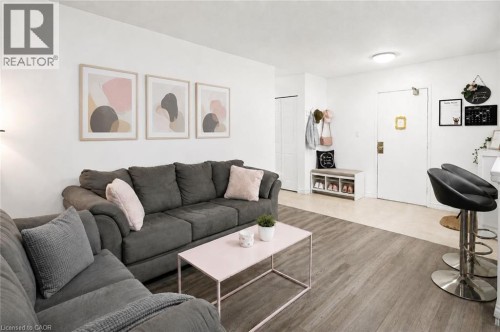 264 OAKDALE Avenue Unit# 308  St. Catharines, ON L2P 2K4