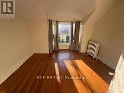UPPER - 118 STINSON STREET  Hamilton (Stinson), ON L8N 1S5