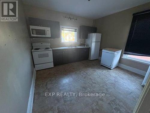 UPPER - 118 STINSON STREET , Hamilton (Stinson), Ontario L8N 1S5 3