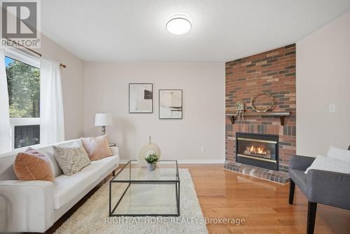 Family Room  w/Furnace - 975 Mantle Crescent, Mississauga, ON 