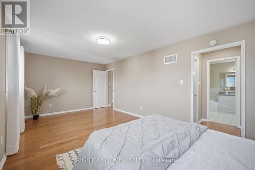 Prime Bedroom w/ Hardwood Floor - 975 Mantle Crescent, Mississauga, ON 