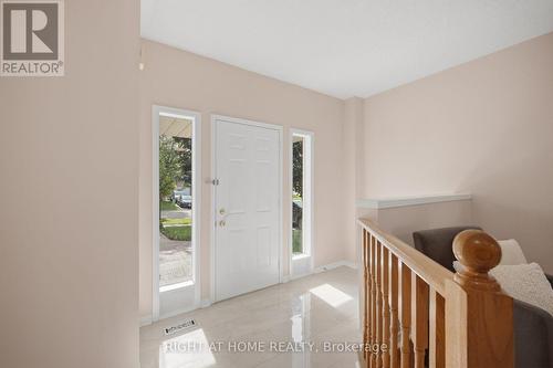 Door to main foyer - 975 Mantle Crescent, Mississauga, ON 