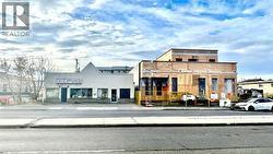 1721 36 Street SE  Calgary, AB T2A 1C7
