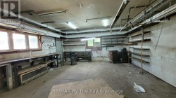 Workshop/garage with furnace and AC - 