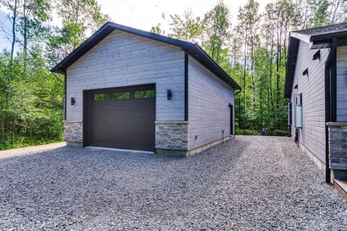 Garage - 99 Ch. Du Huard, Val-Des-Bois, QC 