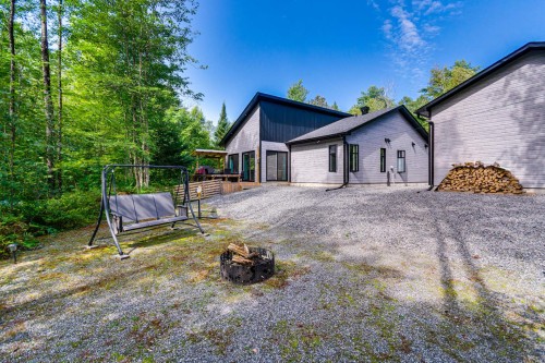 Cour - 99 Ch. Du Huard, Val-Des-Bois, QC 
