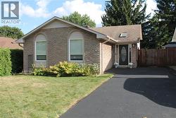106 APPLEFORD Road  Hamilton, ON L9C 6B8