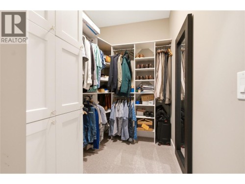walkin closet - 529 Truswell Road Unit# 103, Kelowna, BC 