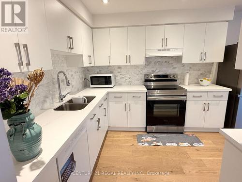 8 Chamberlain Court, Ajax, ON 