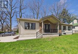 B LOWER - 966 CHARLES STREET  Kincardine, ON N2Z 2C3