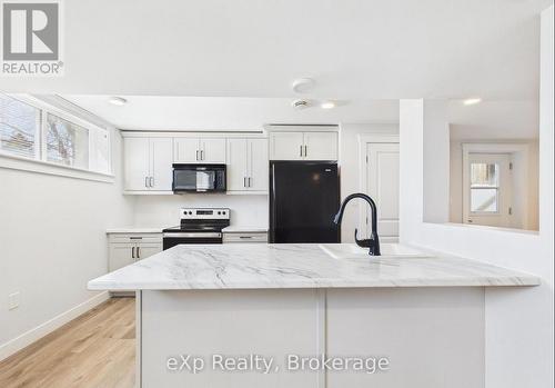 B LOWER - 966 CHARLES STREET , Kincardine, Ontario N2Z 2C3 4