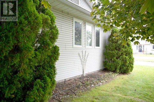 1 Reynolds Place N, Prince Edward County (Wellington), ON 