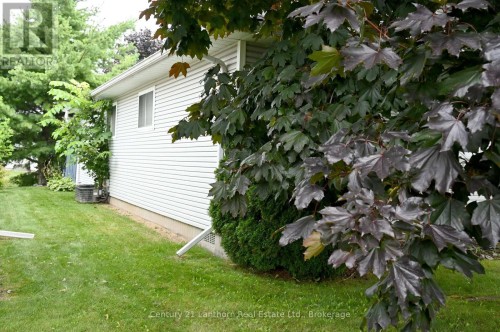 1 Reynolds Place N, Prince Edward County (Wellington), ON 