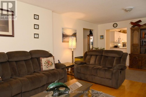 1 Reynolds Place N, Prince Edward County (Wellington), ON 