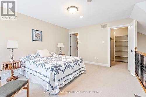 Loft with walk in closet and 3 piece bath - 45 Turtle Point Private, Ottawa, ON 