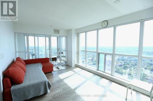 3710 - 50 TOWN CENTRE COURT , Toronto, Ontario M1P 0A9 2