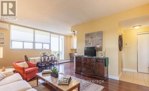 908 - 6400 HUGGINS STREET , Niagara Falls, Ontario L2J 3G5 5