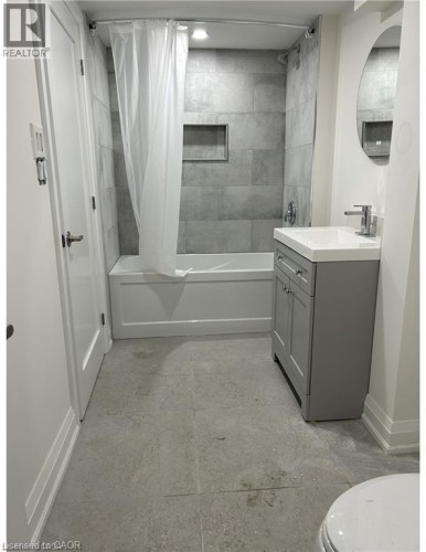 95 BURRWOOD Drive Unit# Lower unit , Hamilton, Ontario L9C 3T3 4