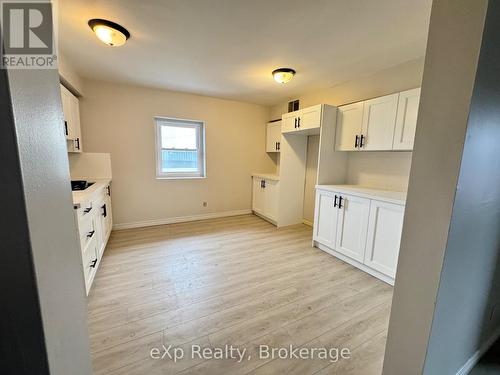 APT 2 - 2 KING STREET , Quinte West (Trenton Ward), Ontario K8V 3V7 3