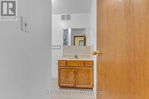 APT 2 - 2 KING STREET , Quinte West (Trenton Ward), Ontario K8V 3V7 5